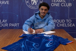 bob半岛体育-罗马诺：切尔西与17岁中场伊德里西续约至2028年