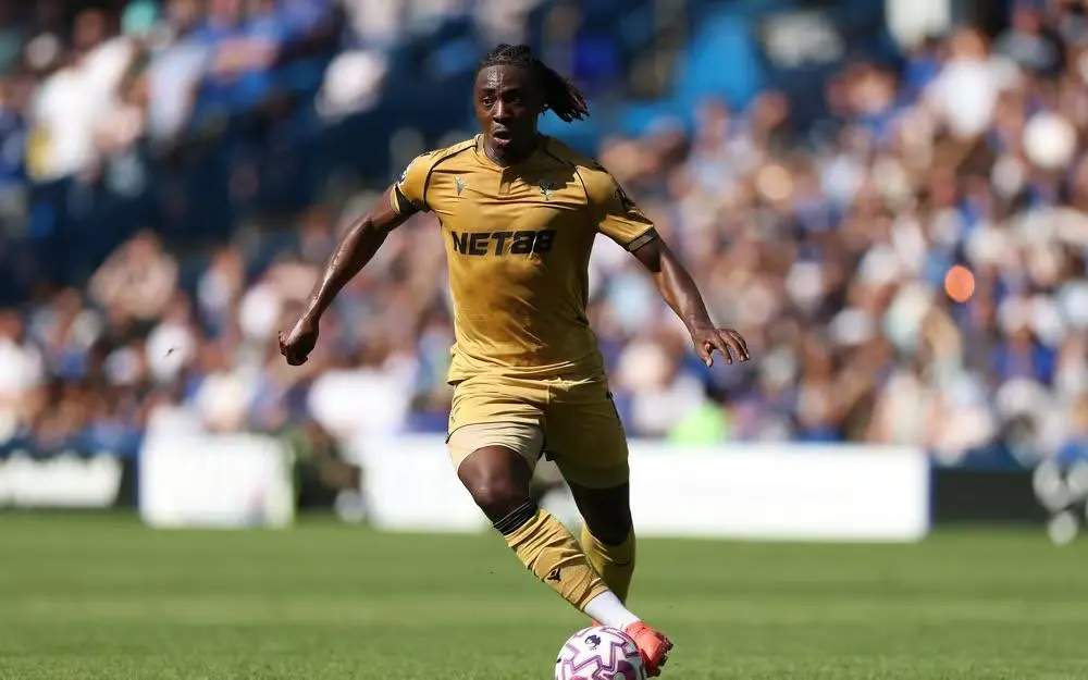 bob半岛体育平台-跟队：埃泽正在接受阿森纳体检，但赶不上周末踢利兹联