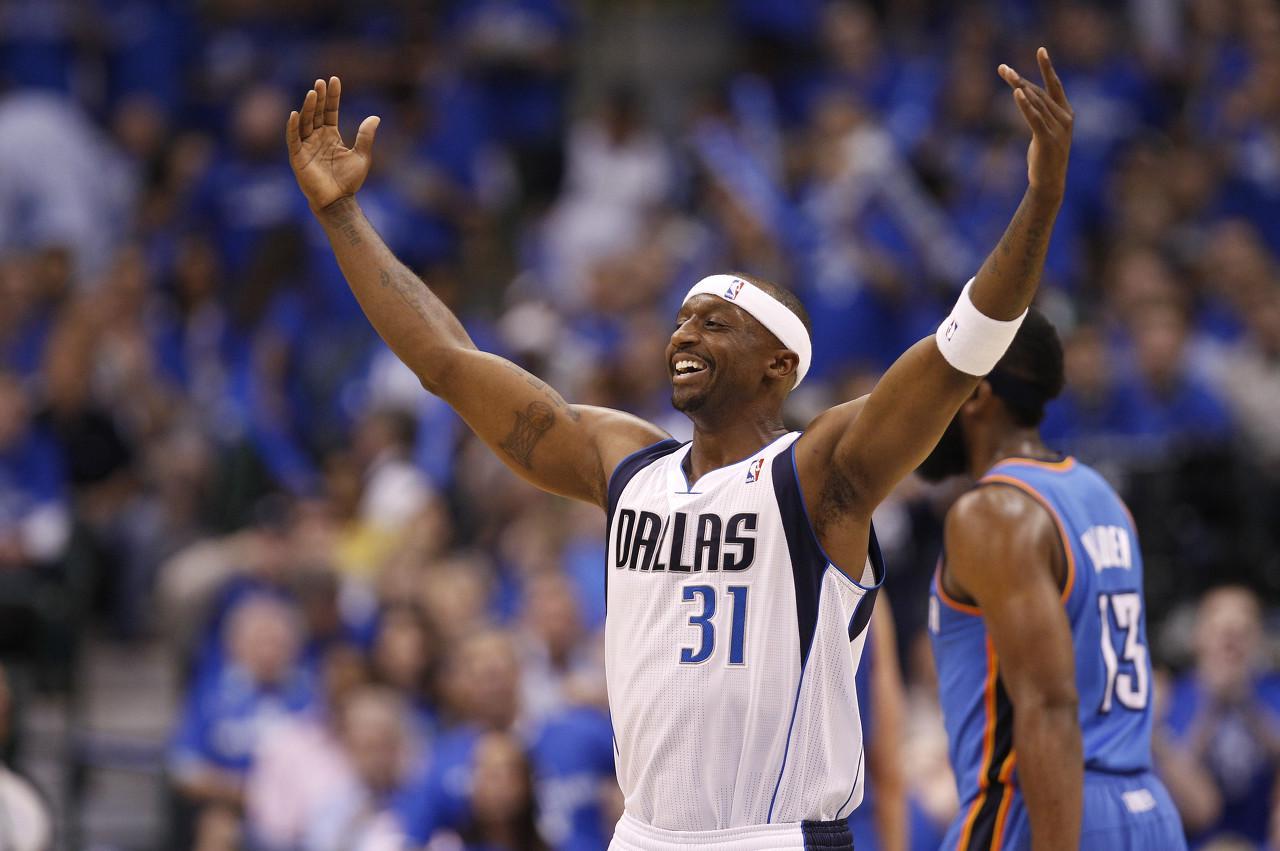 bob半岛体育-韦德：詹姆斯几乎能防任何人 但防特里这种满场跑位的球员太难了