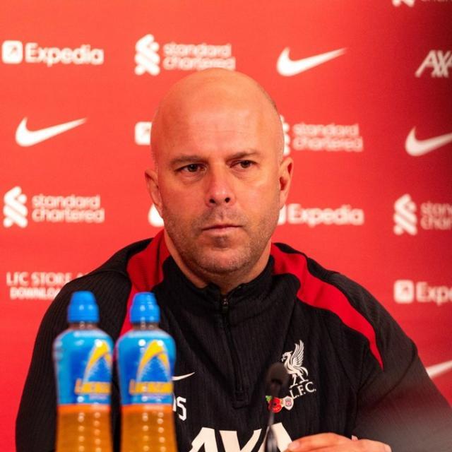 bob半岛体育平台-斯洛特：曼联水平比排名好得多，流言不影响阿诺德